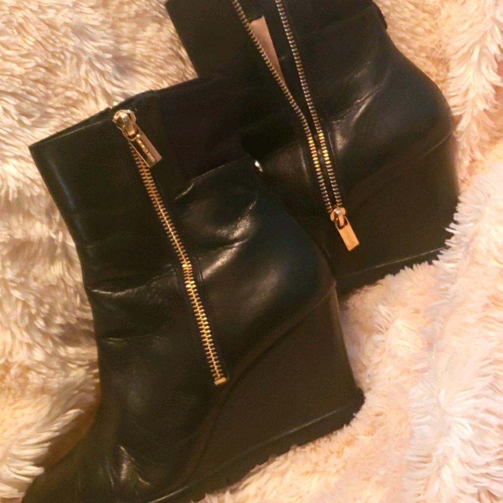 MK leather boots